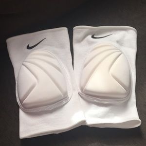 Nike athletic knee pads. 🏐 volleyball, sports